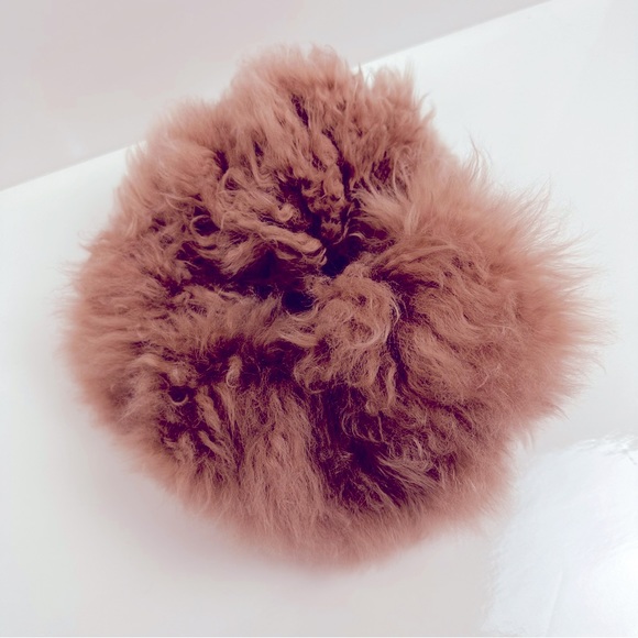 Brown soft fur steering wheel cover. Real. Fits standard steering wheel. NWOT - Picture 1 of 2